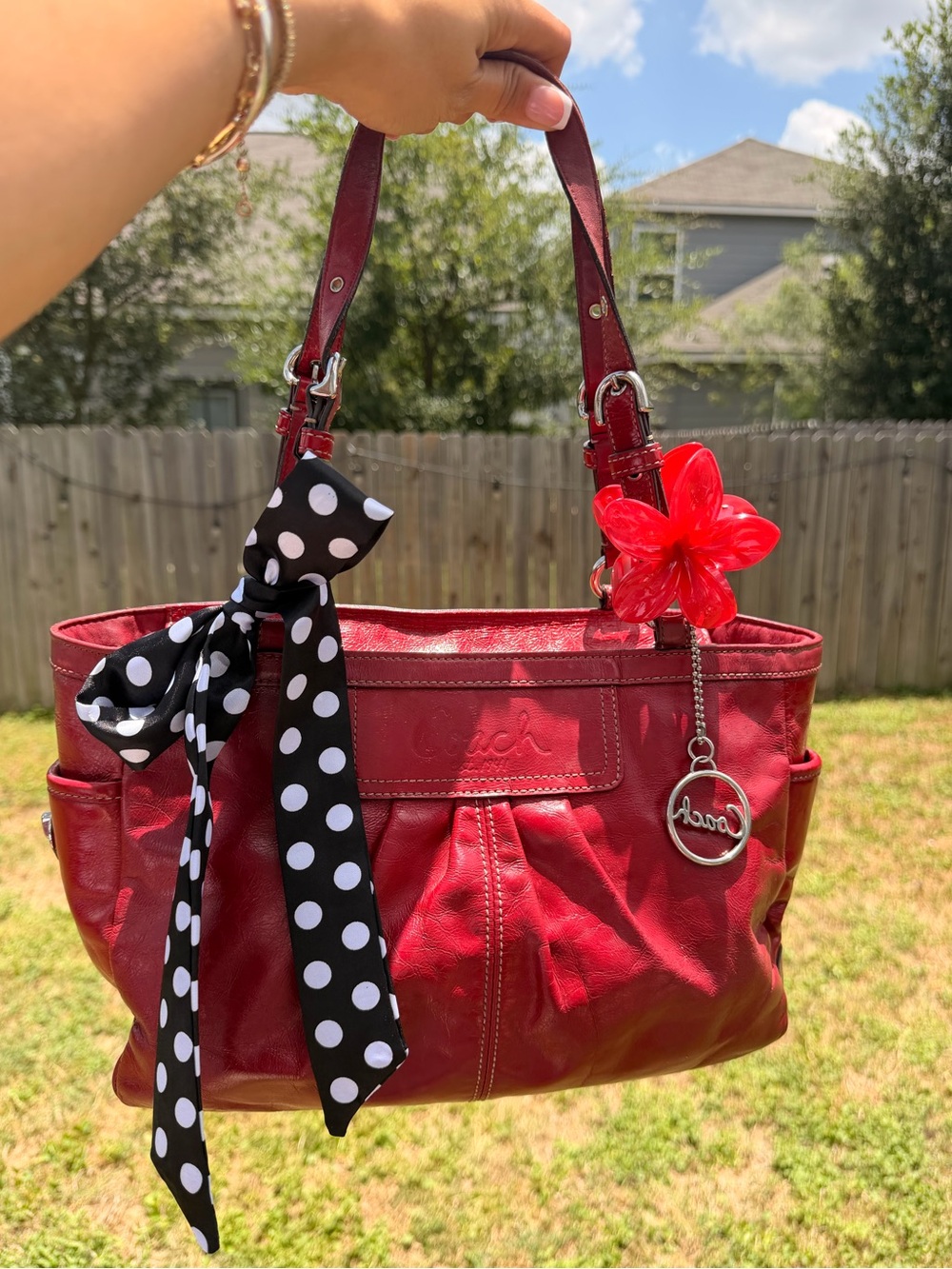 SOLD Coach East West Red Patent Leather Gallery Tote 2009 Vintage Y2K 💋 - Picture 3 of 13